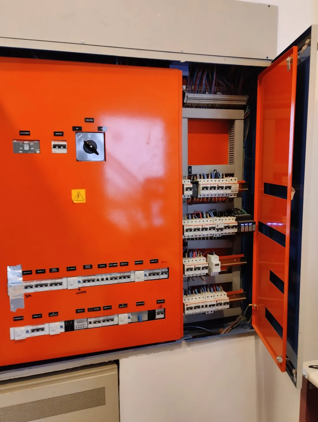 Tablero trifásico armado por RD Refrigeración y Electricidad
